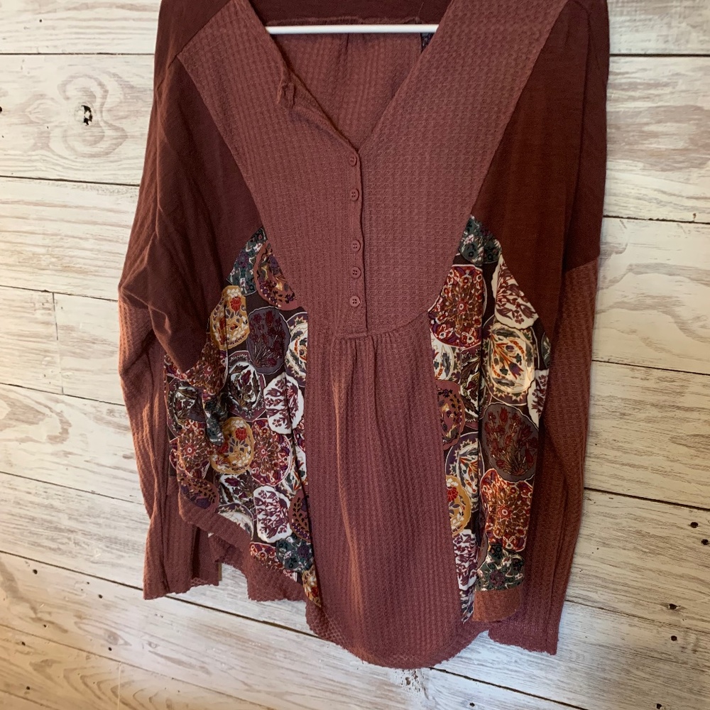 Umgee size S ladies shirt